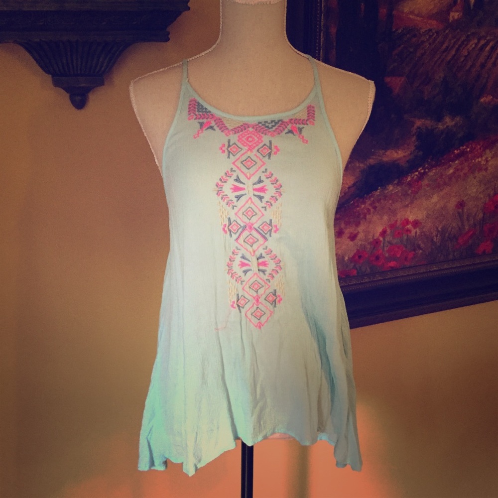 Truth- Pretty High Neck sleeveless Top. Size M